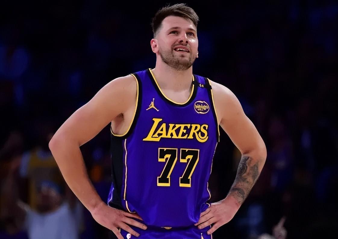 PG电子-湖人惨败国王！东契奇空砍42分，詹姆斯艾顿效果不佳，众配角打铁