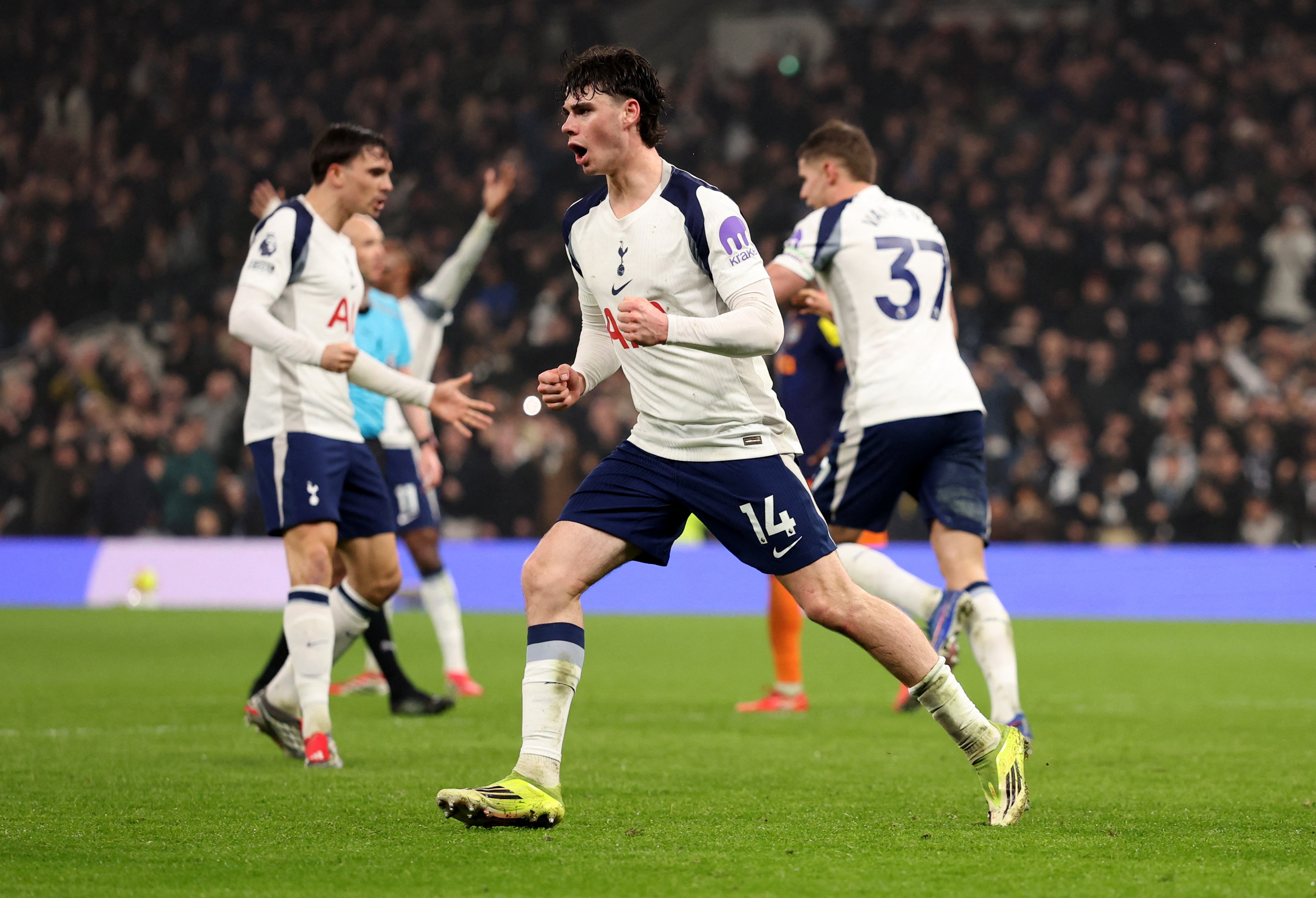 PG电子官方入口-法尔克：拜仁不愿阻碍本队青训成长，无意签下热刺球员阿奇·格雷